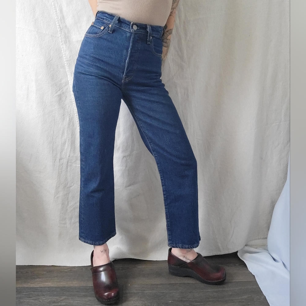 Levi's Ribcage Straight Medium Wash Jeans Size 25